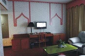 Urumqi Jingu Hotel Экстерьер фото