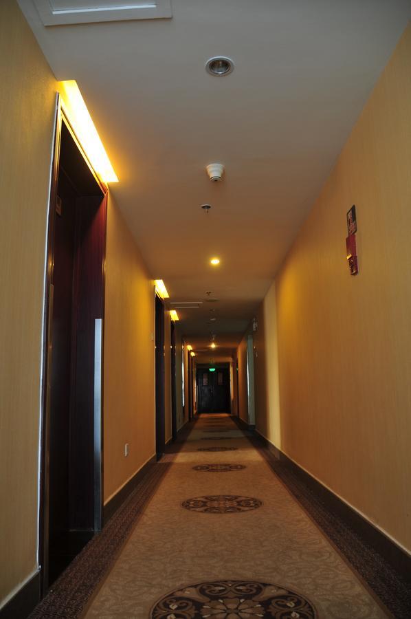 Urumqi Jingu Hotel Экстерьер фото