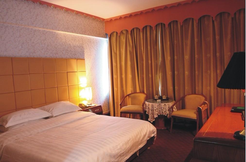 Urumqi Jingu Hotel Экстерьер фото